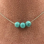 Pierres et Min&eacute;raux. Collier 3 perles Howlite Turquoise 8 mm Chaine en acier inoxydable Collier femmes, hommes. Taille personnalisa t&uuml;rkiissinine