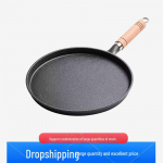 Puidust k&auml;epidemega mittenakkuva malmist pannkoogipann 23 Frying Pan
