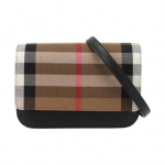 Burberry Classic ruuduline Eemaldatav reguleeritav rihm Klapp Magnetiline kinnitus Teraline nahk &Otilde;lakott Risti &uuml;le keha kott Naiste Must Basic Package (Box + Dust Bag) must