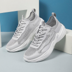 Meeste vulkaniseeritud kingad Moodsad Hingavad V&auml;litingimustes V&otilde;rkkattega Vabaaja Tossud Kerged Mugavad Meeste Tenis Masculino Jalutusk&auml;igud 39 hall v&auml;rv