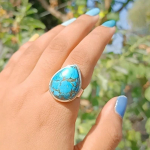 Laboris loodud t&uuml;rkiissinine k&auml;sitsi valmistatud s&otilde;rmus, 925 naela h&otilde;be, pirni s&otilde;rmus, naiste s&otilde;rmus, h&otilde;bedane s&otilde;rmus, s&uuml;nnip&auml;evakingitus, tahke s&otilde;rmus 6