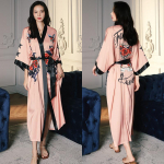 Uus kevadsuvi naiste pika hommikumantliga &ouml;&ouml;s&auml;rk Seksikas mustriga lilleline kimono hommikumantel vabaaja siidist satiinist kodukleit salongir&otilde;ivad One Size