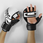 V&otilde;itluskindad MMA pools&otilde;rmega poksikindad PU nahast Kindadega v&otilde;itlemine V&otilde;itluskindad T&auml;iskasvanutele Muay Thai V&otilde;istluskindad S for child valge