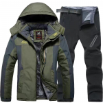 Meeste s&uuml;gis- ja talvised &otilde;uem&auml;gironimis&uuml;likonnad T&ouml;&ouml;riided &Uuml;likonnad Suured &uuml;likonnad Termojoped + Termop&uuml;ksid 2-osaline komplekt L roheline