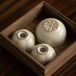 1 komplekt kaasaskantav reisitee komplekt &otilde;ues keraamiline reisitee komplekt sisaldab 1 potti ja 3 tassi Hiina kung fu teekomplekti keraamiline ekspresstass koos kinkekarbiga Ho jaoks