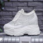 Valged sporditossud Naiste spordijalatsid Naiste k&otilde;rgust suurendavad jalan&otilde;ud pitsid Lilled Suvised j&otilde;usaalis k&auml;imisjalatsid Naiste Zapatillad 35 valge