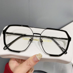 Euroopa ja Ameerika moodsad hulknurksed p&auml;ikeseprillid: Stiilne n&otilde;gus disain koos anti-sinise valguse l&auml;&auml;tsedega