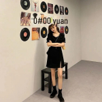 Suur pluss suuruses prantsuse must Hepburni A-l&otilde;ikeline kleit kandilise kaelusega L