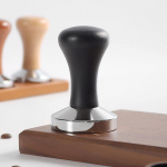 Kohvi tamperi t&ouml;&ouml;riist Espresso ubade pressijaotus 49 mm tampimisjaam pressimistasand Barista terasest roostevaba tasapinna valmistamine must