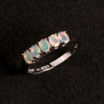 925 Sterling h&otilde;bedane lihtne s&otilde;rmus naturaalsest opaalist v&auml;&auml;riskivist peen ehe opaall&otilde;ikega ov 3*4mm 5 tk kivis&otilde;rmus us ring size 6# valge