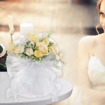 Kunstlik pruudikimbu pulmakimbud pruudile Elegant Throw emadep&auml;evaks kollane