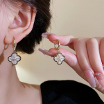 Tsirkooniumoksiidi neljalehelised ristikk&otilde;rvar&otilde;ngad Elegantselt sobivad temperamendiga k&otilde;rvar&otilde;ngad Senior Sense Of Ladies k&otilde;rvar&otilde;ngad valge