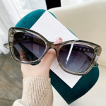 Cat's Eye Frame Chain Advanced Sense Online kuulsuste naiste p&auml;ikeseprillid Tik Tok Xiaohongshu Simple Personality p&auml;ikeseprillid