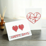 S&otilde;brap&auml;eva isetehtud k&auml;sitsi valmistatud armastavad s&uuml;damekaardid s&uuml;nnip&auml;evakingitustega s&otilde;numikaardid &uuml;mbrikuga k&ouml;itega double heart