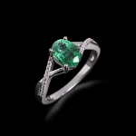 Elegantne ja v&auml;&auml;rikas 925 sterlingh&otilde;bedast s&otilde;rmus ehtsa v&auml;&auml;riskiviga Looduslik smaragd peened ehted naistele kihlus- ja aastap&auml;evakingiks US RING SIZE:6# roheline