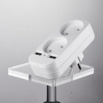 Euroopa stiilis kahekordne pistikupesa kahe USB 5V 2A v&auml;ljundpistiku adapteriga valge