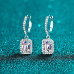 925 Sterling h&otilde;bek&otilde;rvar&otilde;ngad, naiste Mossani kivist k&otilde;rvaklamber, smaragd Radiene'i k&otilde;rvakaunistus Pt950 kuld A pair of 2 carat