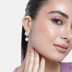 Estele naiste kullatud k&otilde;rvar&otilde;ngad