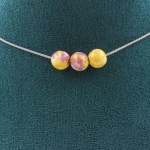 Pierres et Min&eacute;raux. Collier 3 perles Jaspe jaune violet 8 mm. Chaine en acier inoxydable Collier femmes, hommes. Taille personnali