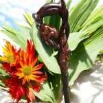 K&auml;sitsi valmistatud puidust jalutuskepp L&otilde;vi Gasell Kepp, Mugav k&auml;epide, Ainulaadselt nikerdatud, K&auml;sit&ouml;&ouml;line kingitus meestele naistele