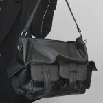 Trendikas Must Retro Crossbody Mootorratturi Kott T&uuml;drukutele must