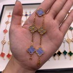 Boutique Neljak&auml;pa Ristikheina Viie &Otilde;iega K&auml;ev&otilde;ru 18K Kerge Luksus Ins Disain Mood Peen Mitmek&uuml;lgne Meeste ja Naiste Mudelid K&auml;ev&otilde;ru Boutique Bracelet