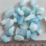 Looduslik akvamariin toorkristall sinine v&auml;&auml;riskivi ehete ripatsite valmistamiseks Mineraalin&auml;idis Kristall ja Kivi Tervendamine Kodukaunistus 5-15mm