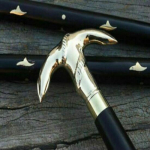 Vintage antiikne viktoriaanlik disainer messingist k&auml;epidemega puidust jalutuskepi stiilis M aero