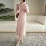 Poolk&otilde;rge kaelusega kampsunkleit naistele s&uuml;giseks ja talveks. P&otilde;lvedeni ulatuv pikk kampsunkleit. &Uuml;hev&auml;rviline pullover soe k&otilde;rge kaelusega kootud kleit XL roosa