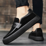 Moodsad meeste vabaaja luksuslikud mokassiinid Suvised Uued libisevad hingavad mokassiinid Moodsad hingavad meeste s&otilde;idujalatsid Zapatillas Hombre 39 must