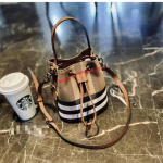 Naiste &Otilde;lakott Uus Mood Niche Ruuduline T&otilde;mblukuga Koti Kuju Korea Stiil T&ouml;&ouml;le Reisimiseks Vaba Aja Veetmiseks Tekstuuriga V&auml;litingimustes Crossbody Kott Kvaliteet gray
