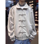 N&ouml;&ouml;pkinnitusega jakk meeste disainitunnetus p&uuml;stkrae pesapallivorm kolme triibuga spordikardiganjakk XL gray