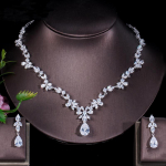 CMM pulmakost&uuml;&uuml;m AAA Cubic Zirconia Flower Ripats Kaelakee K&otilde;rvar&otilde;ngaste Komplekt valge kulla v&auml;rv