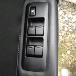 25401JD001 Schalter Nissan Qashqai J10 2.0 dCi 4WD Navara D40 S&otilde;idukitele Autole QZ 25401-JD001 Elektrilise akna l&uuml;liti