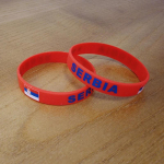 2tk Serbia lipp Silikoonist K&auml;ev&otilde;ru Sport K&auml;epaelad Randmepael K&auml;epael Meeste Naiste Kummipael korvpalli Jalgpallif&auml;nnidele Moeaksessuaarid 2pcs