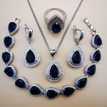 Moekas t&auml;ielikult teemantidega kaunistatud veetilga luksuslik Euroopa ja Ameerika stiilis smaragd ehtekomplekt kaelakee k&otilde;rvar&otilde;ngad kolmeosaline komplekt Size 10