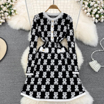 S&uuml;gismoe br&auml;ndi disainer Cartoon Letter silmkoeline kampsun kleit Naiste vabaaja mini l&uuml;hike A-kujuline kudum One Size must