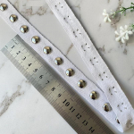 4 jardi/krunt 2cm lai Puuvillane rihm metallist helmed l&otilde;uend v&ouml;&ouml; riided v&ouml;&ouml; &otilde;lakaelarihm tarvikud dekoratiivne pitsC 4Yards valge