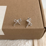 Bow S925 Sterling Silver K&otilde;rvar&otilde;ngad Moodsad T&auml;iesti sobivad N&ouml;&ouml;pk&otilde;rvar&otilde;ngad Populaarsed k&otilde;rvar&otilde;ngad h&otilde;be