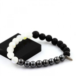 Pierres et Min&eacute;raux. Bracelet Perles Pierre de lune + Lave + H&eacute;matite 8 mm. Fabriqu&eacute; en France.