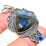 Labradorite, Blue Topaz 925 Sterling Silver Jewelry Pendant 2.56 g6y80