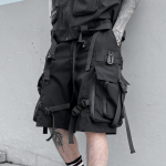 Meeste suvised laia l&otilde;ikega cargo-p&uuml;ksid - mitme taskuga, sirge s&auml;&auml;rega, DK72 P95. 3XL must