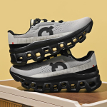 Meeste Hingavad Suvised Flyknit Jooksukingad - P&otilde;rutust Summutavad, Mitmek&uuml;lgsed, Trendikad Isa Kingad Size 43 gray