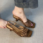 Ristuv sirge rihmade kombinatsiooniga stiletosandalid naistele, ruudukujuline avatud varvas, &uuml;ks rihm, libisemisvastane, kulumiskindel k&otilde;rge konts 35 helepruun v&auml;rv