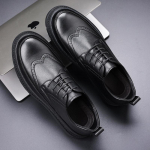 Uued kevadised meeste kingad t&ouml;&ouml;korras hingavad meeste &auml;rilised vabaaja Brogue mustad v&auml;ikesed nahast kingad T&auml;iesti sobivad trendikad kingad 38 must