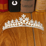 Pruudiehted kroonsulamist teemant k&otilde;rgl&auml;ikega p&auml;rlikroon tiaara kroon phoenixi kroon pulmakleidi aksessuaarid ehted