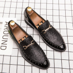 Mood Meeste Kleit Kingad Kevad s&uuml;gis Slip on lakknahast Meeste Loafers Terava varbaga pidulik kinga Suure suurusega Pehmed Luksuslikud Meeste Kingad 38 must