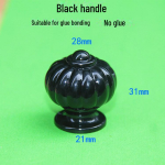 Kaasaegne l&auml;bipaistvast akr&uuml;&uuml;list riidekapp ja kapi k&auml;epide