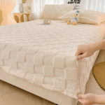 2025 Palus Voodilina Voodipesu Lina Sametine Voodilina 3D T&auml;ht Armastus Madratsikate Reguleeritav Elastne Paigaldatav Lina 90x200cm Only a sheet beige
