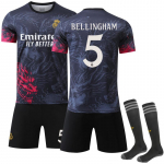 24/25 Real Madrid Draakonimustriga &Uuml;likond Jalgpallivormi Komplekt Sokkidega 16